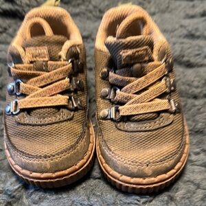 Oshkosh toddler size 5 Brown Sneakers with Sturdy Rubber Sole and Lace-Up Design